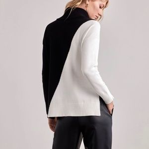 Ellen Tracy Black and White Sweater